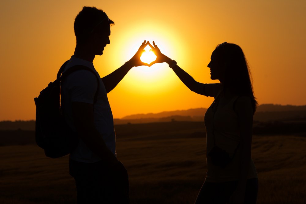 Long-Distance Love: Tips for Building Strong Relationships Online